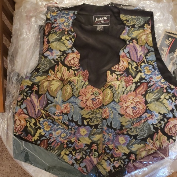 Assortment of katch me vest - Picture 5 of 8